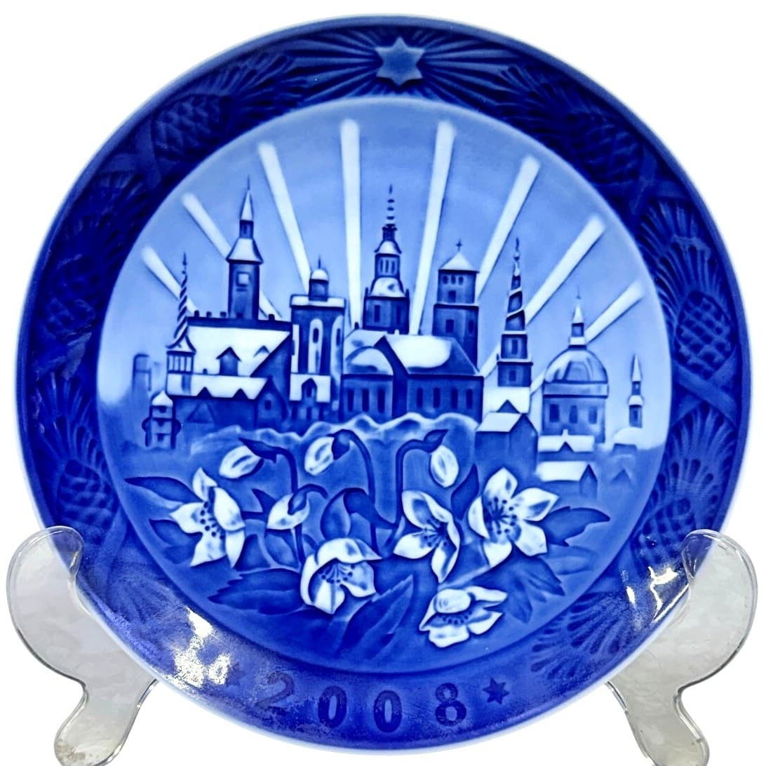 Royal Copenhagen Denmark 2008 Annual Christmas Plate 'Copenhagen Christmas'