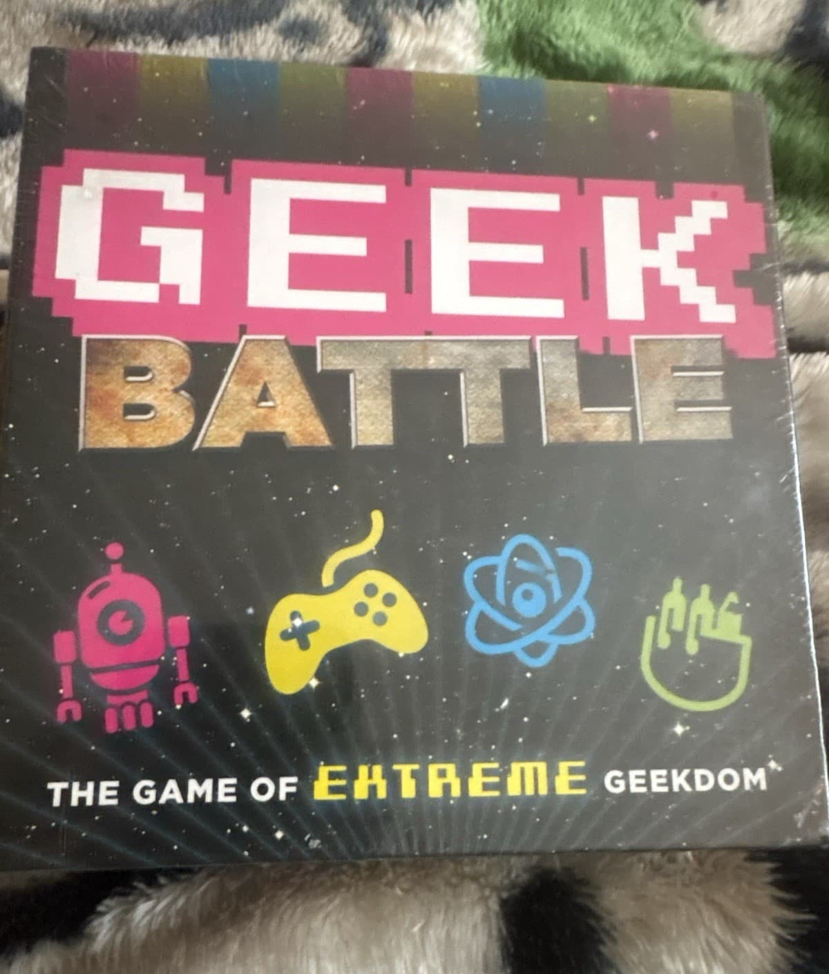 Chronicle Books Geek Battle Board Game Science Fiction Fantasy Trivia 2012