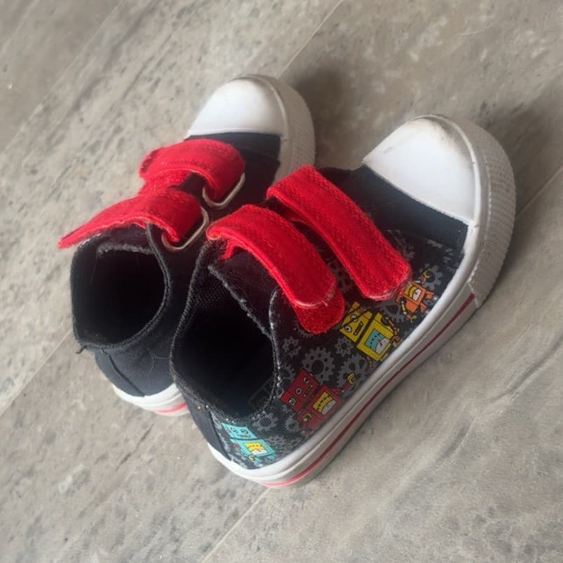 Boys Robot Print Canvas Sneakers Easy Straps Size 6 Black Red