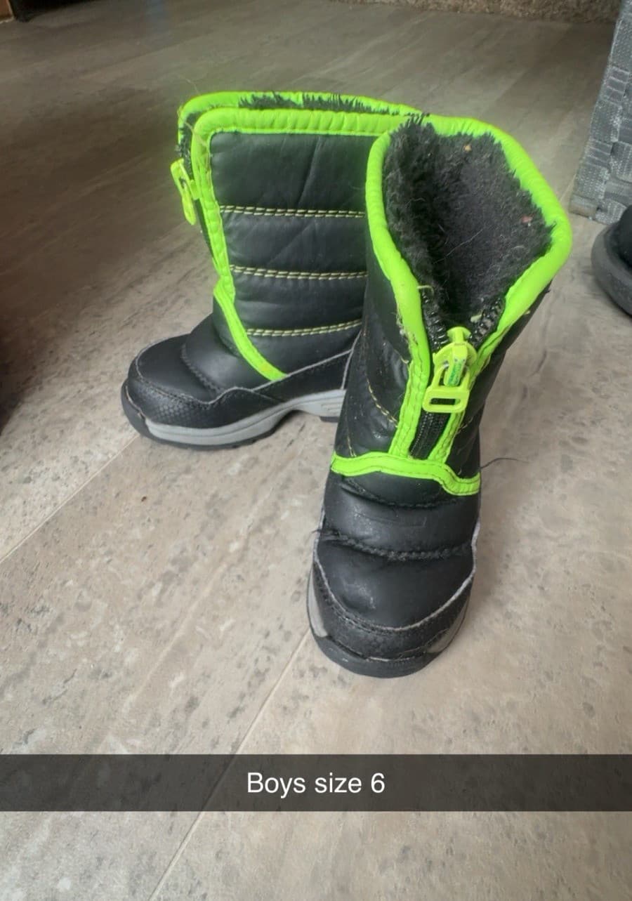 Boys Snow Boots Zip Closure Size 6 Black Green Mid-Calf Round Toe