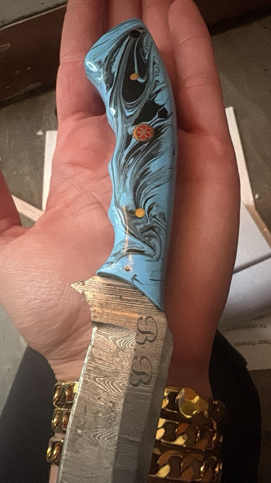 Damascus Steel Fixed Blade Hunting Knife 8in Blue/Black Resin Handle Sheath
