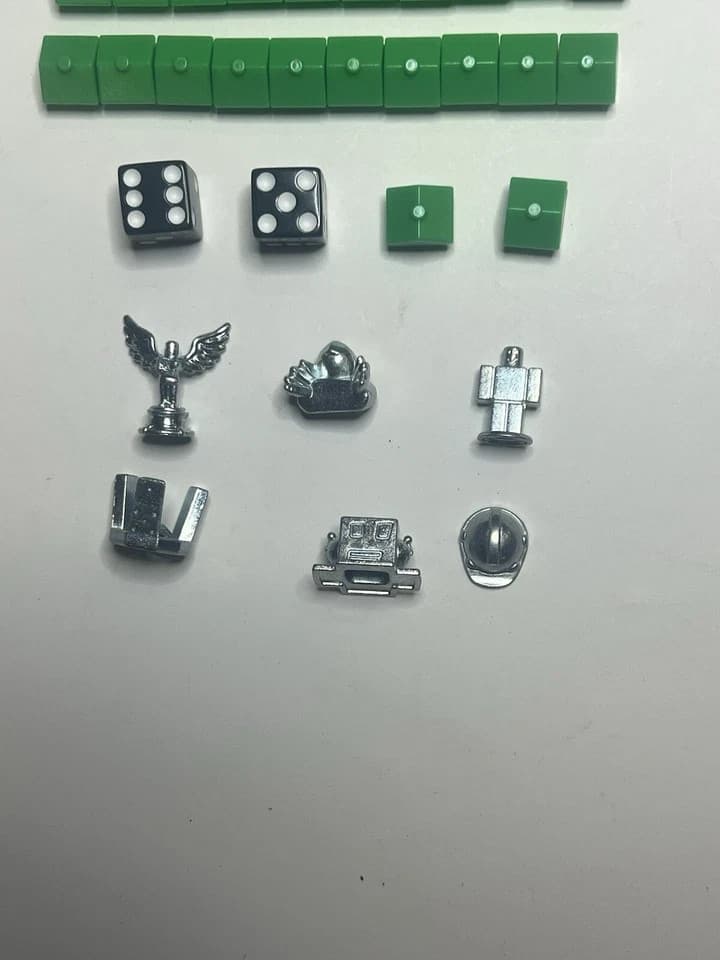 MONOPOLY Replacement Pieces 8 Tokens 32 HOUSES 12 HOTELS 2 DICE Hotels Red Green