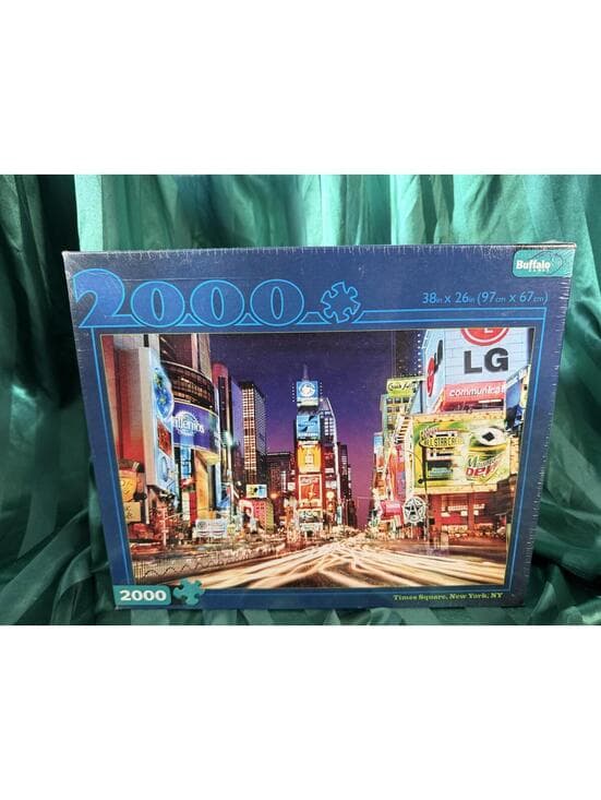 Buffalo Times Square 2000 Pc Jigsaw Puzzle Sealed NYC New in box