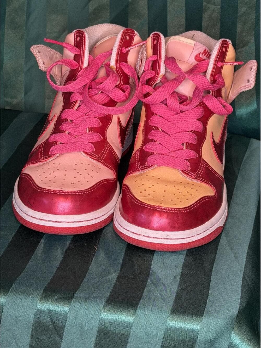 Vintage 2010 Nike Dunk High 'Valentine's Day' Sneakers 6Y
