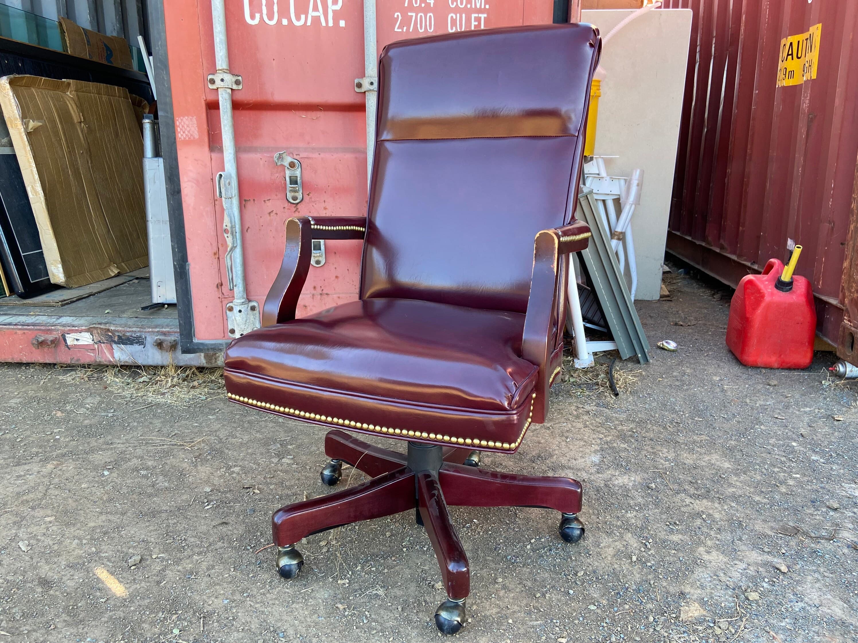 Vintage faux leather high back leather office chair - Image 1