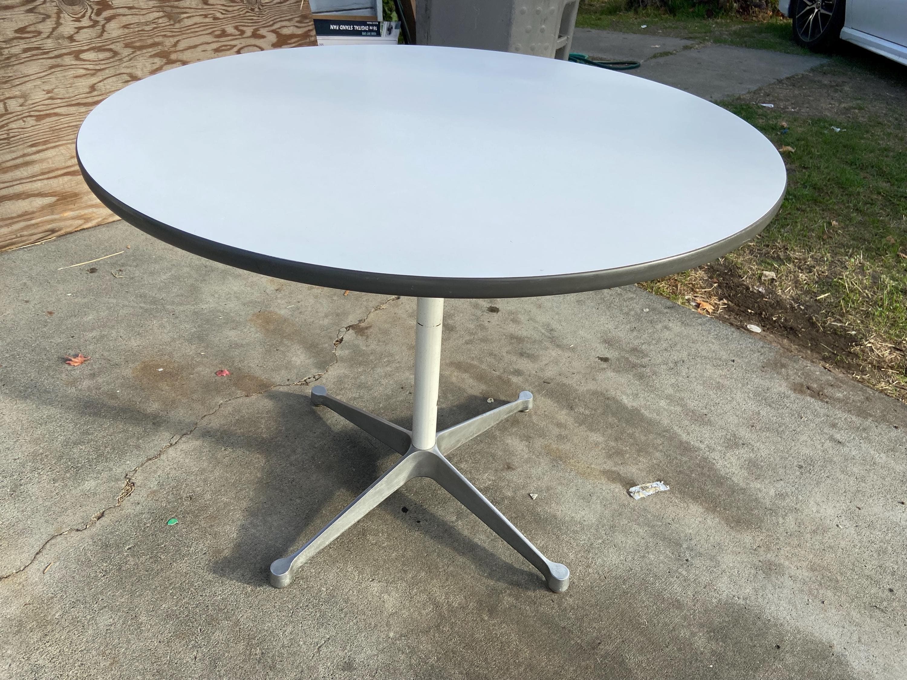 Charles and ray emaes for Herman Miller Mcm round table 36”/36”/28.5” has patina - Image 1