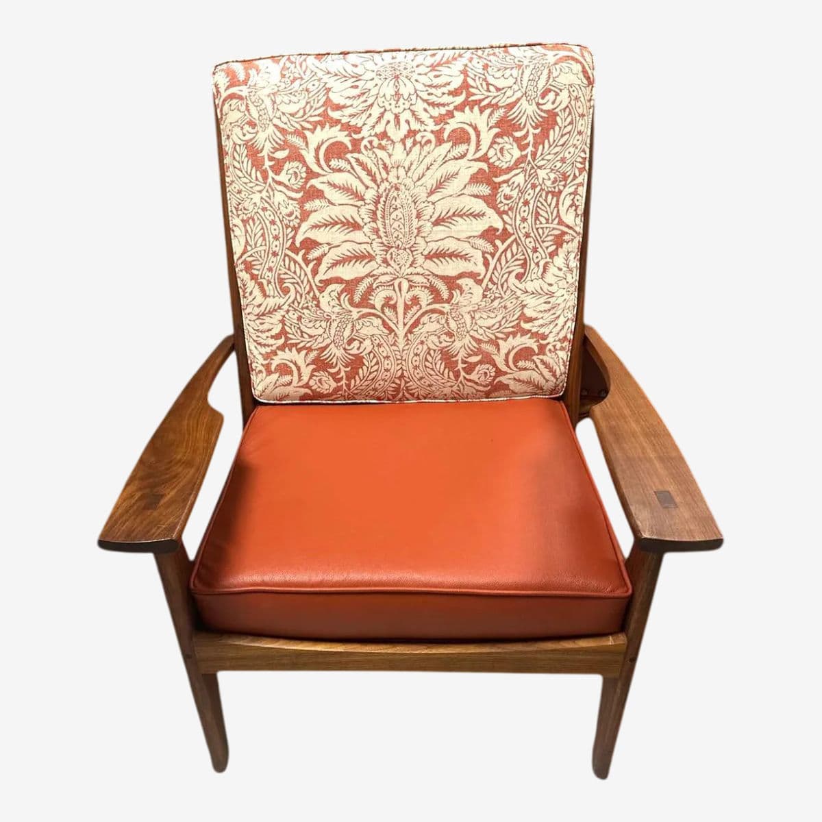 Handcrafted Mid 20th Century Lounge Chair in Walnut, Oak, Leather and Linen